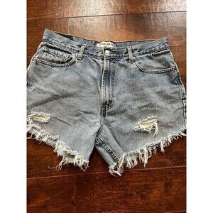 Levi 505 Women’s Raw Cut Off Distressed Light wash Jean short Sz 36